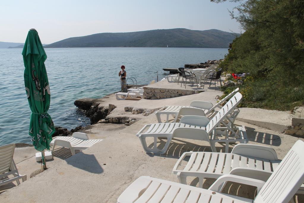 Apartments Villa Marija Seget Vranjica Bagian luar foto