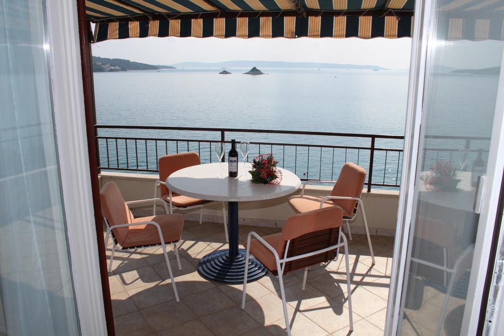 Apartments Villa Marija Seget Vranjica Ruang foto