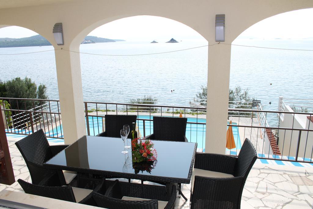 Apartments Villa Marija Seget Vranjica Ruang foto