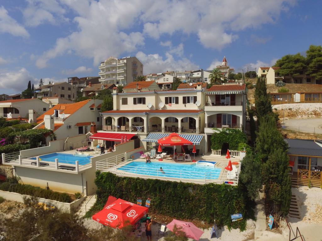 Apartments Villa Marija Seget Vranjica Bagian luar foto