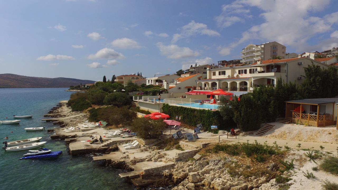 Apartments Villa Marija Seget Vranjica Bagian luar foto