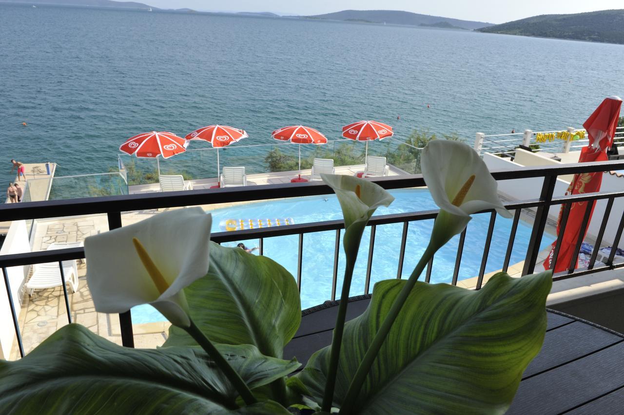 Apartments Villa Marija Seget Vranjica Ruang foto