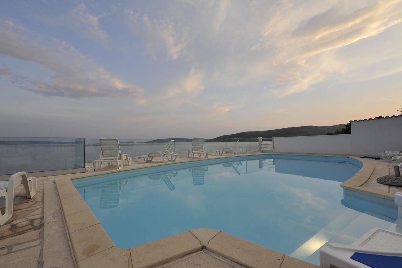 Apartments Villa Marija Seget Vranjica Bagian luar foto