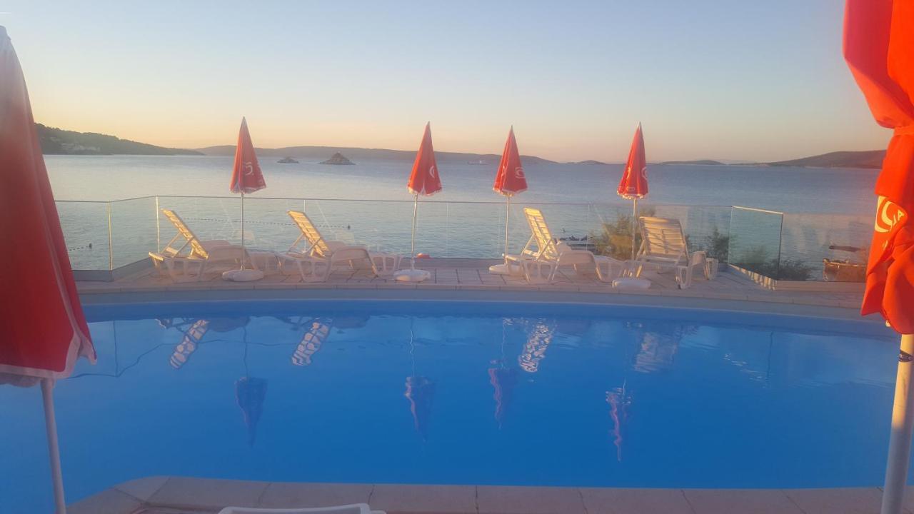 Apartments Villa Marija Seget Vranjica Bagian luar foto
